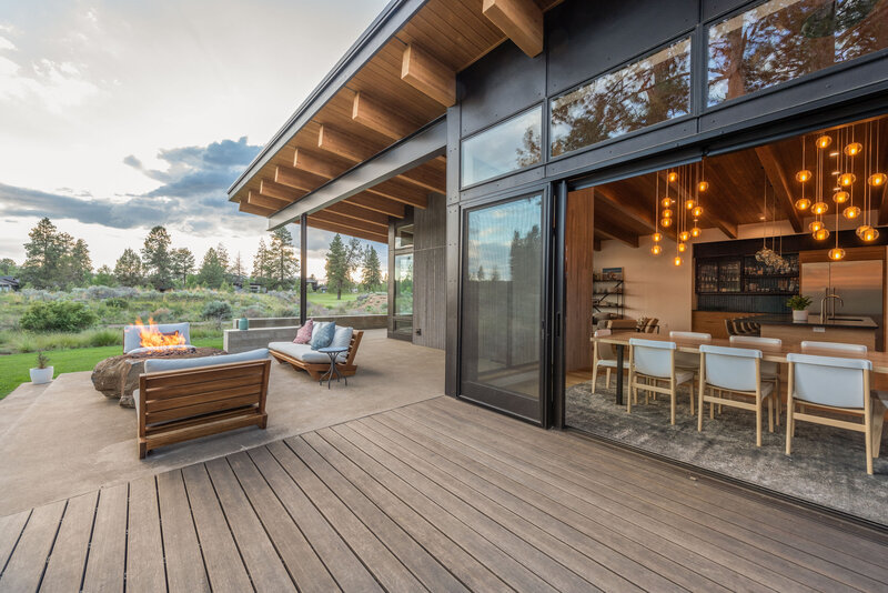 modern-mountain-house-outdoor-deck-wood-indoor-outdoor