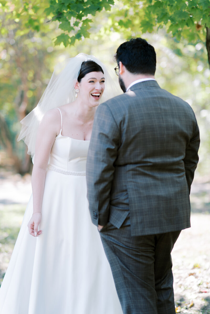 sarah-elizabeth-studio-ohio-wedding-photographer-the-landing-cummins-wedding-friday-first-look-groom-32