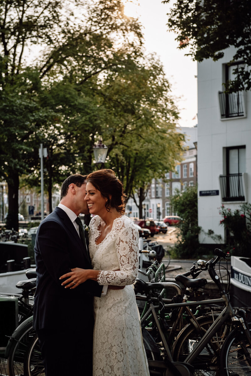 Bruidsfotograaf Amsterdam @Droog Amstel grachten sfeer - Annick van Geel Fotografie -8