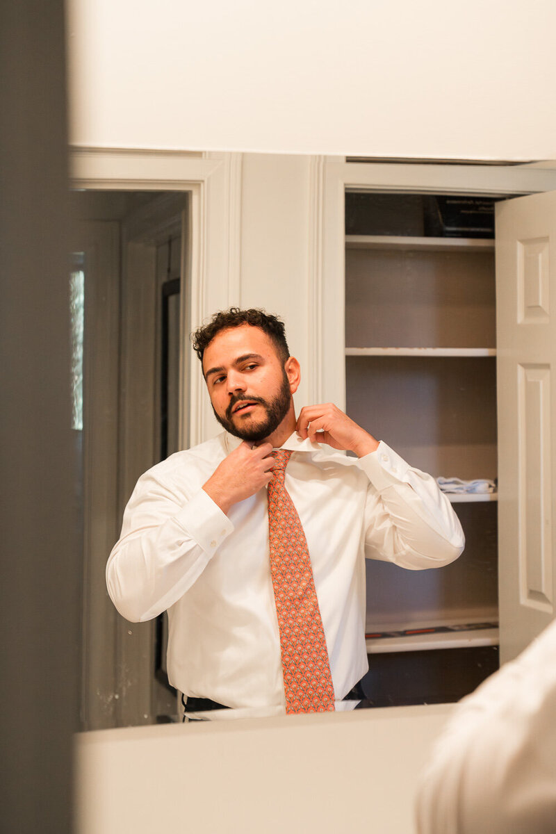groom-getting-ready-wedding-1