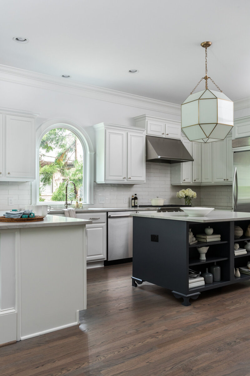 Luxury kitchen design by Alpharetta interior designer Andi Morse of Morse Design