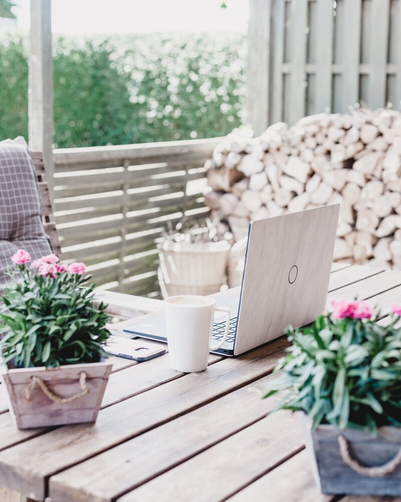 laptop and coffee working outside