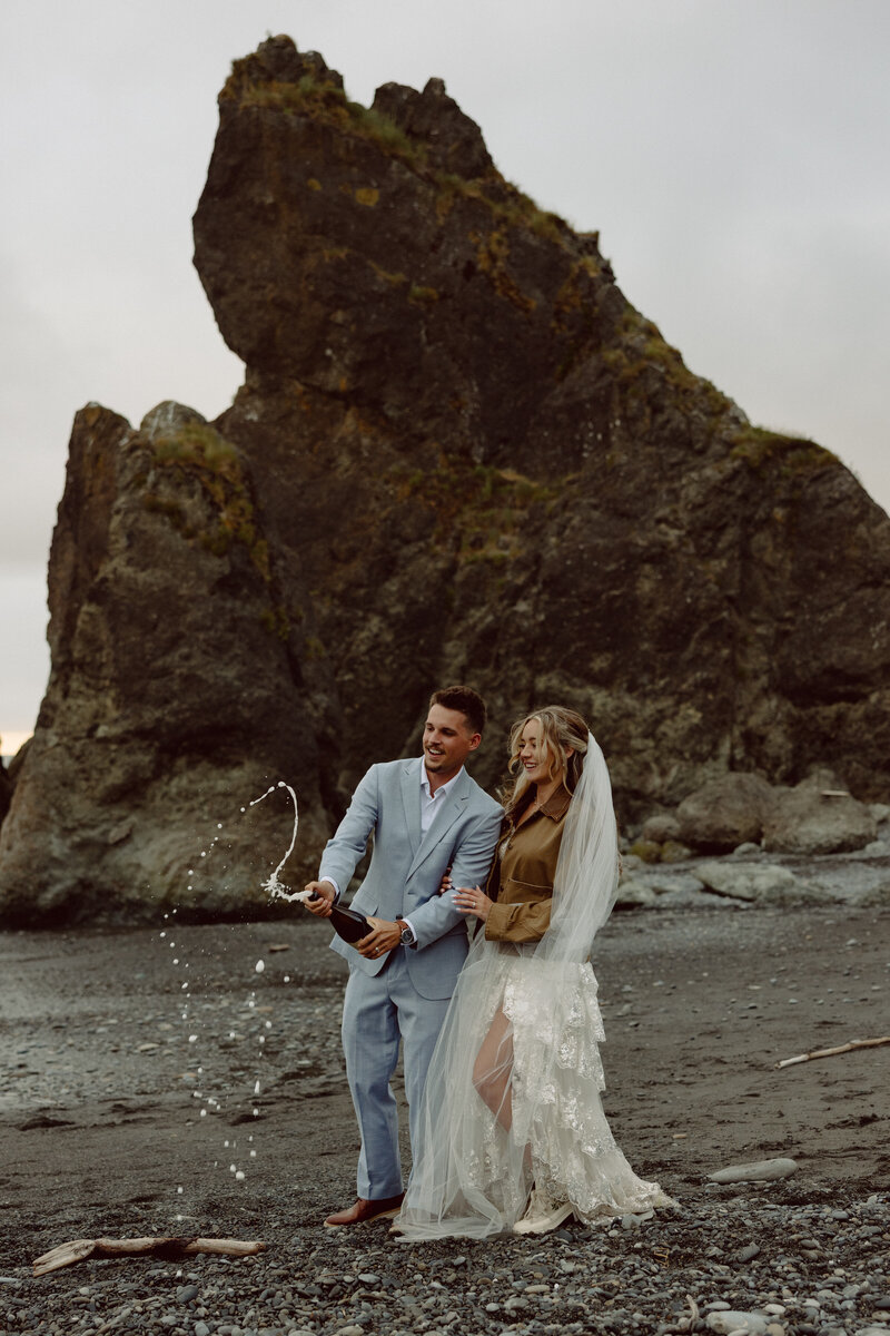 intimate-wedding-in-olympic-national-park-uncharted-elopements7