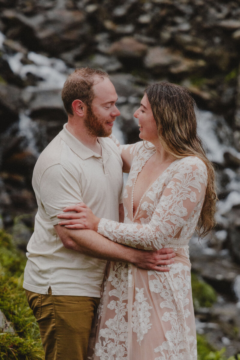 Alaska-Hatcher-Pass-Waterfall-Engagement-T&E_5