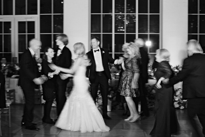 The Olana - Dallas Texas - Holley & Aaron Davis - Stephanie Michelle Photography - @stephaniemichellephotog-17-3