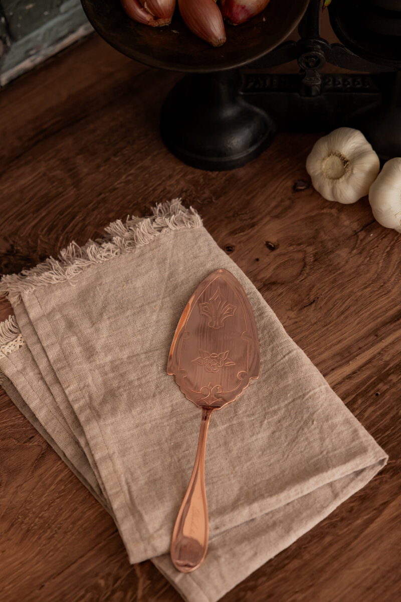 Coppermill Kitchen Antique Cake_Pie Server 1