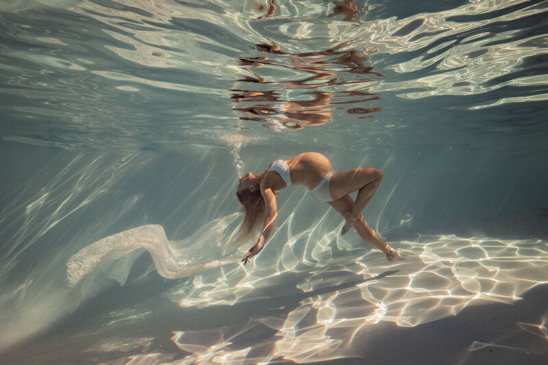 underwater-maternity-photography-perth
