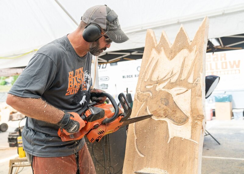 Master carver at work