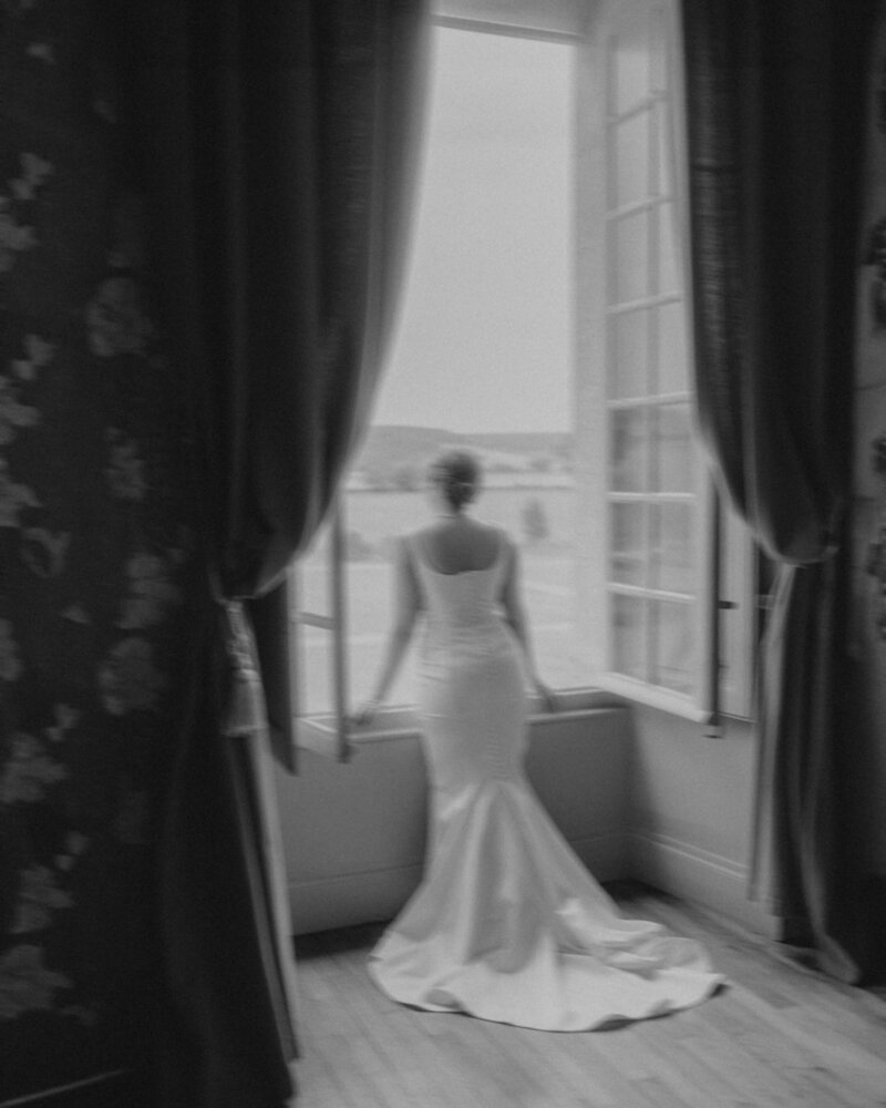 FrenchWeddingPhotographer_PiaBacino_AbbayedeReignyWedding27