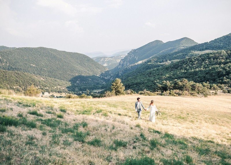 Provence-wedding-photography-by-Raisa-Zwart-intimate-wedding-photography-europe-film44-1600x1143