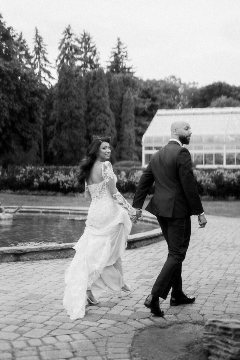 053-Destination-Wedding-Photographer-Toronto-Cinematic-Editorial-Luxury-Fine-Art-Lisa-Vigliotta-Photography