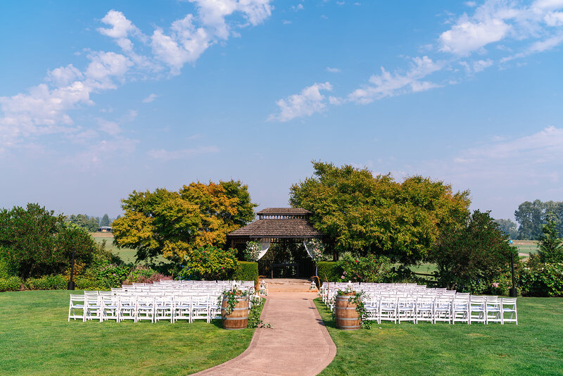 Hidden Meadows outdoor wedding ceremony photos by Joanna Monger Snohomish wa