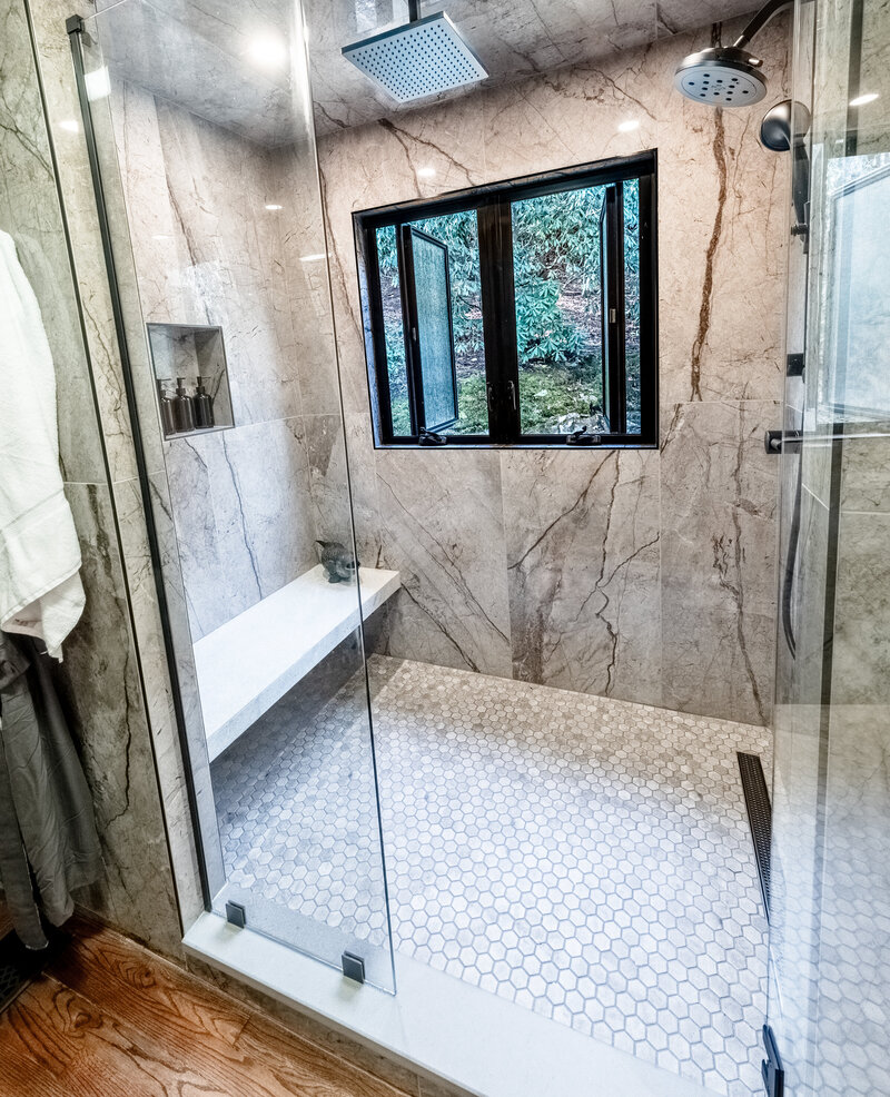 CHATTOOGA KING SUITE BATHROOM 3