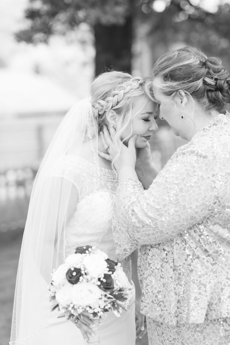 Classic-spring-St- Francis-church-tornto-ohio-wedding-7