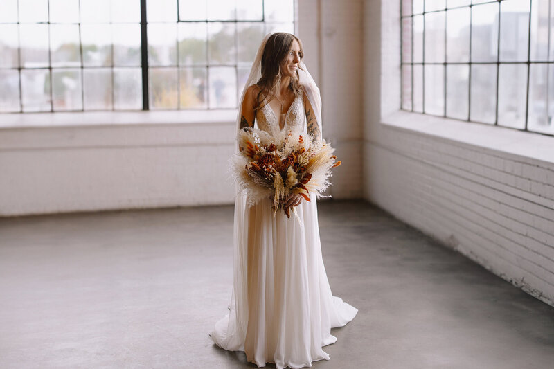 Estes Park Wedding Photographer Denver Wedding Venue Planner Della Terra Mountain Top Fall Colorful Wedding Liz Osban Photography Black Canyon Inn Wyoming Wedding Photographer Elopement Engagement 79