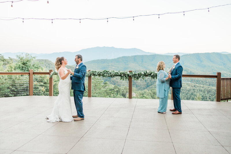 Pigeon-Forge-Magnolia-Venue-Wedding-Willow-And-Rove-755