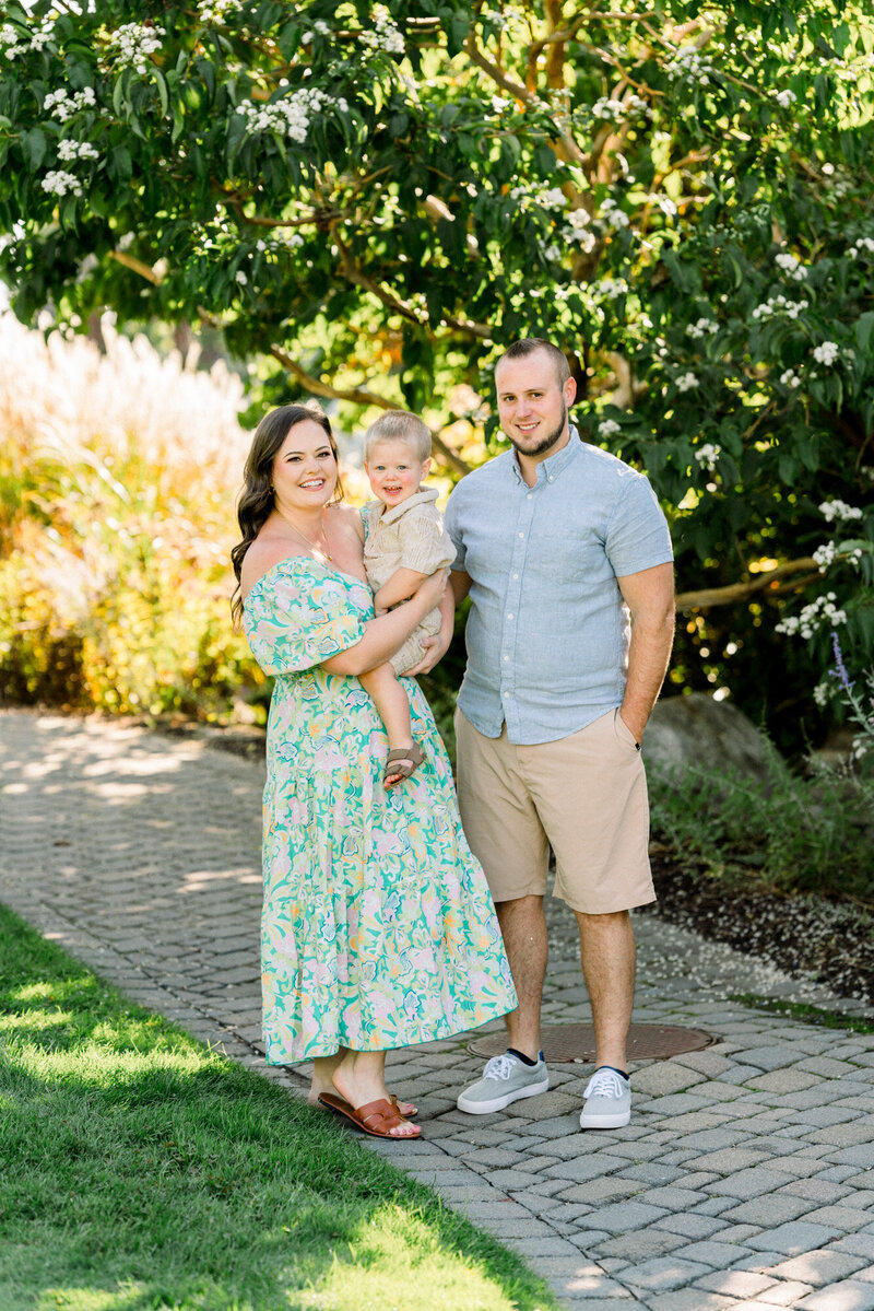 Family of 5 photos in the fall at natirar Park in Somerset NJ