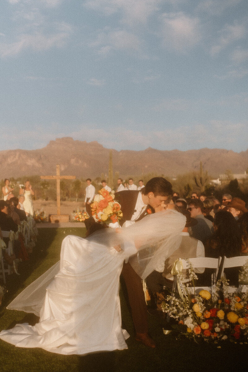 jami-oliver-wedding-preview-taylorraephotofilm-119