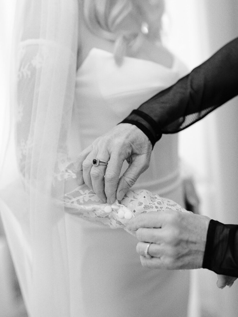 Schuler-Manos-Wedding-BW-51_websize (1)