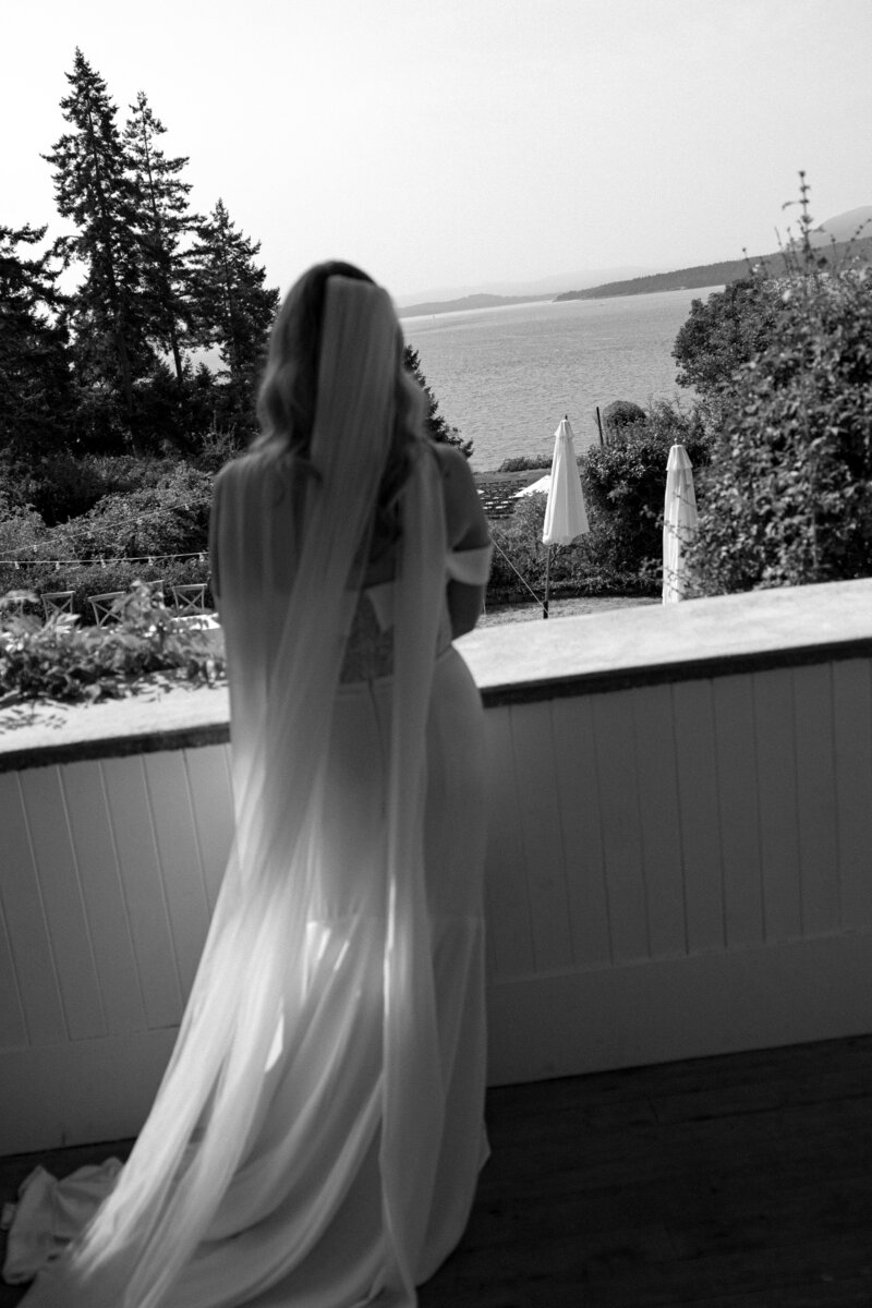 Couple Kiss as they walk to their Tuscan Villa