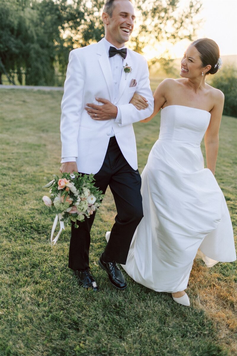 NA joyful summer wedding at Olympia’s Valley Estate in Petaluma, California. With golden light, heartfelt toasts, and a truly wonderful couple, this intimate celebration at one of California’s most beautiful vineyard venues was a day to remember.
