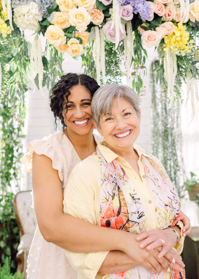 16-Mothers-Day-Family-Greenhouse-Portrait-Joyful-Smiles