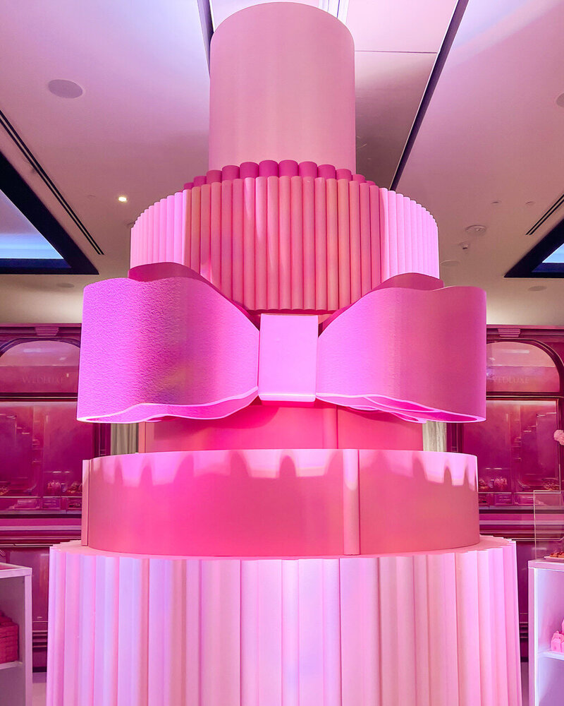 WedLuxe Show 2023 #Barbiecore Bakery pics by @WedLuxe14