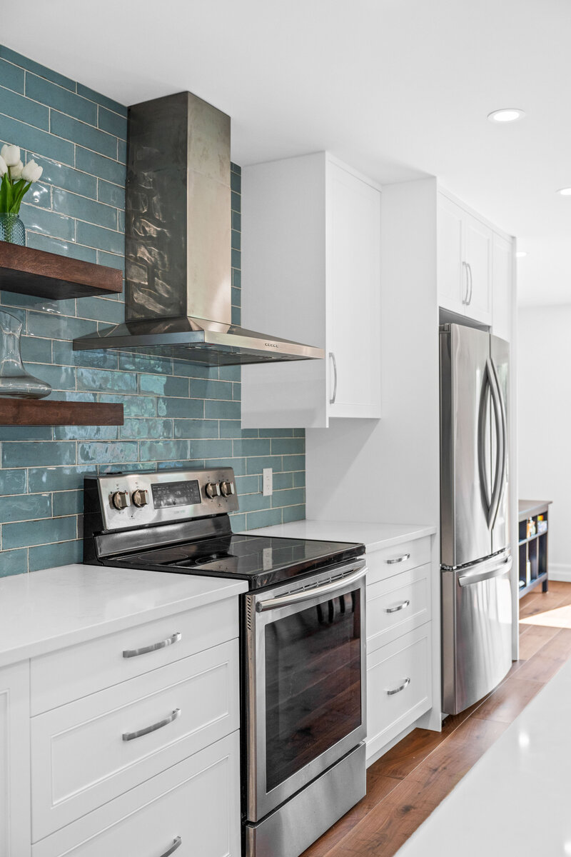 Bright Warm Kitchen Main Floor Reno Urbanomic Interiors (8)