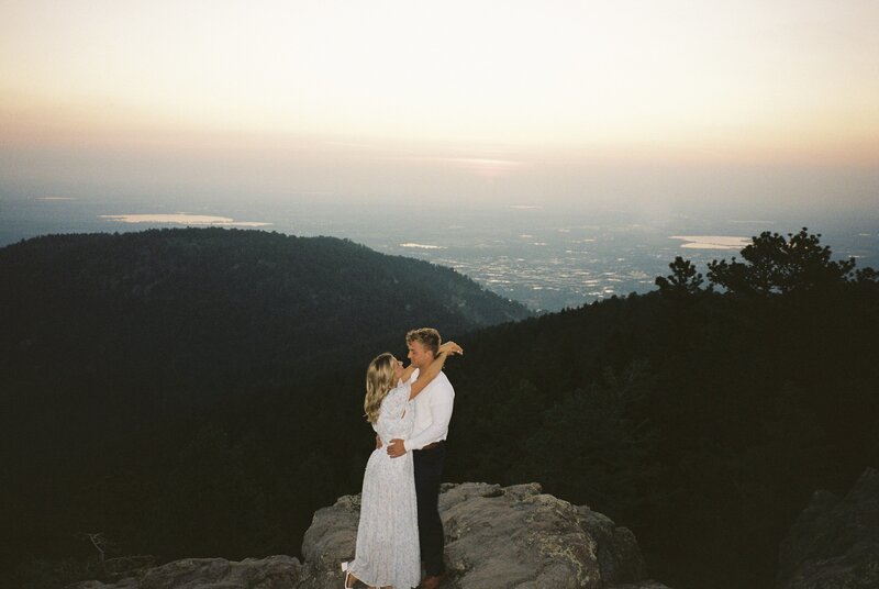shenandoah-national-park-engagement-photos-on-35mm-film-1
