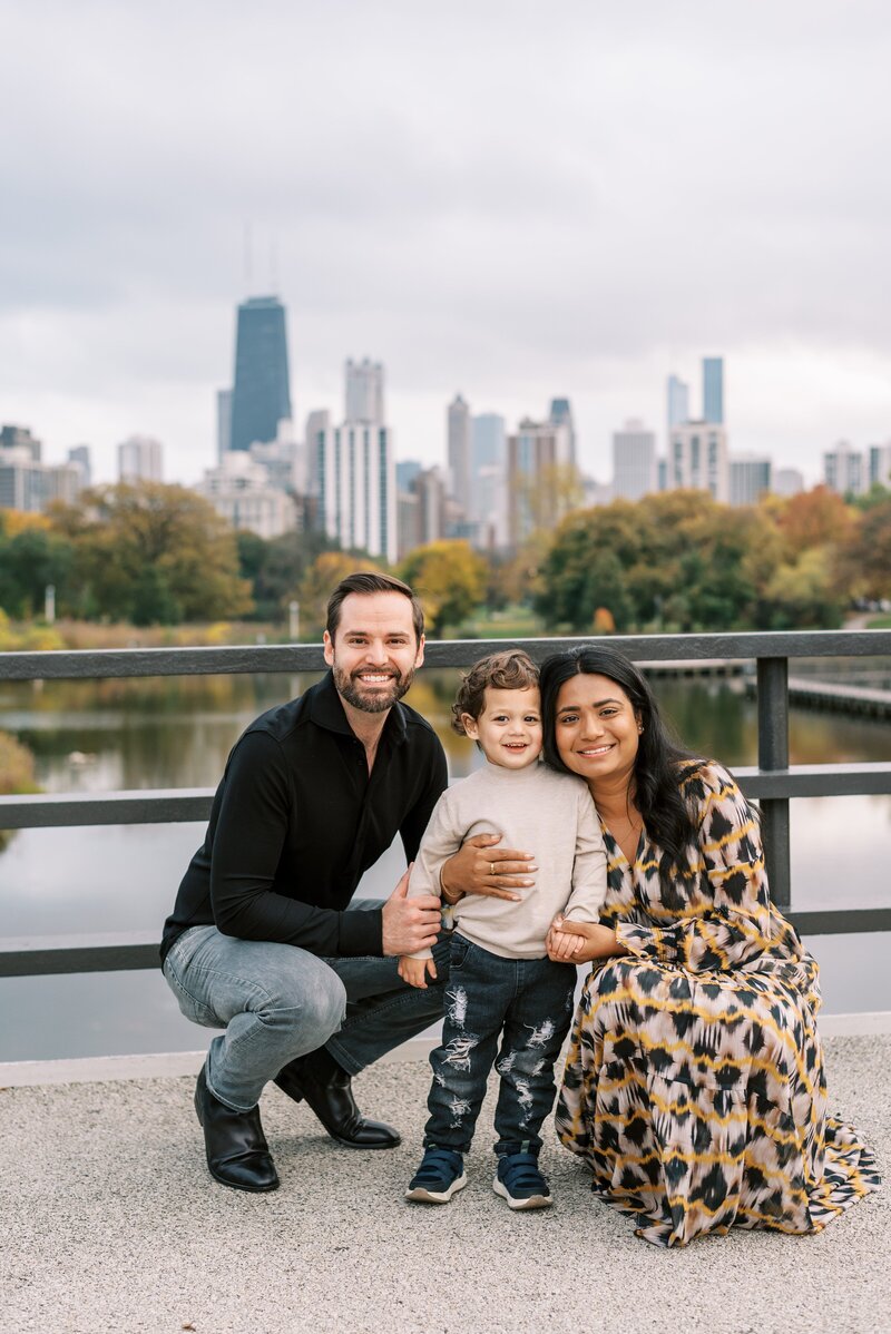Chicago-IL-Lincoln-Park-Boardwalk-family