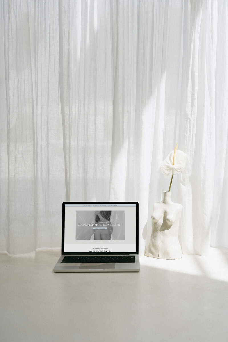 Showit sales page template for online course creators