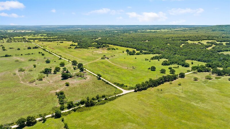 Texas home with large backyard for sale in Grodonville Texas