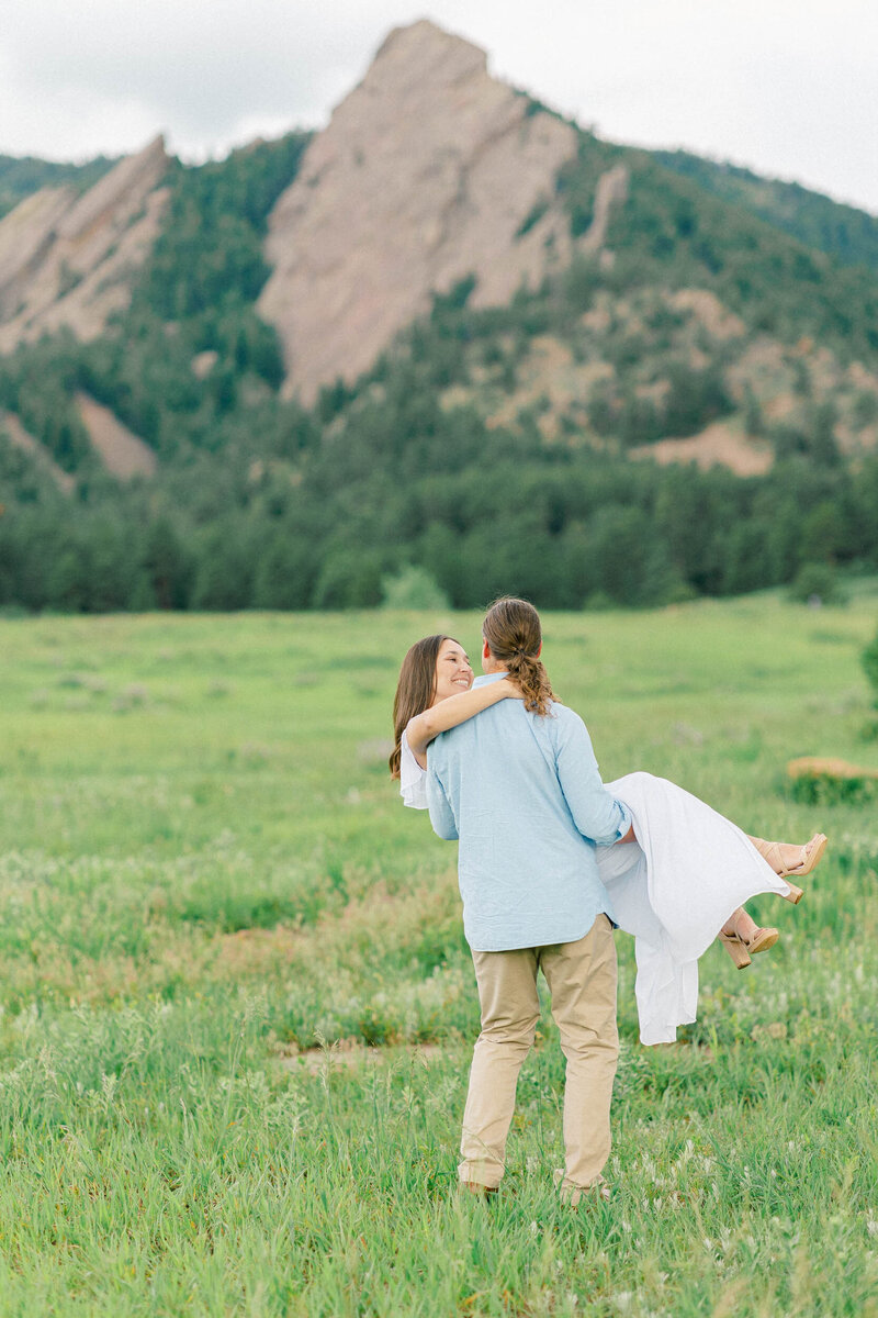 Light-and-Airy-Boulder-Wedding-Photographer-10