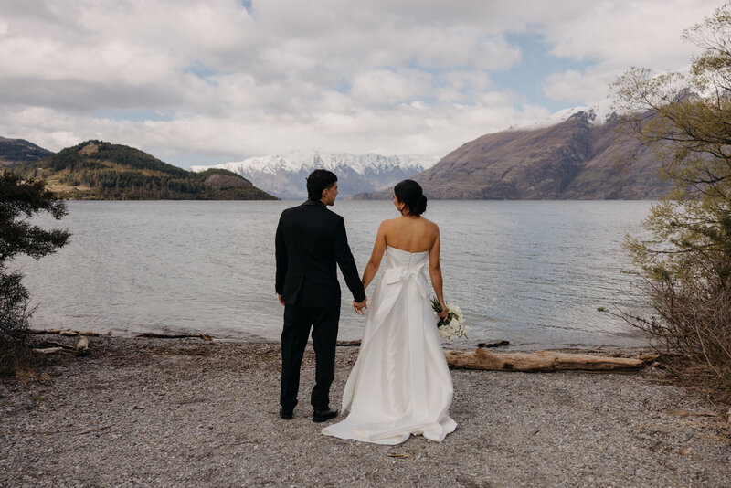 Ayrburn wedding photographer Chanae and LJ Queenstown elopement Photos by Emmaline Photography