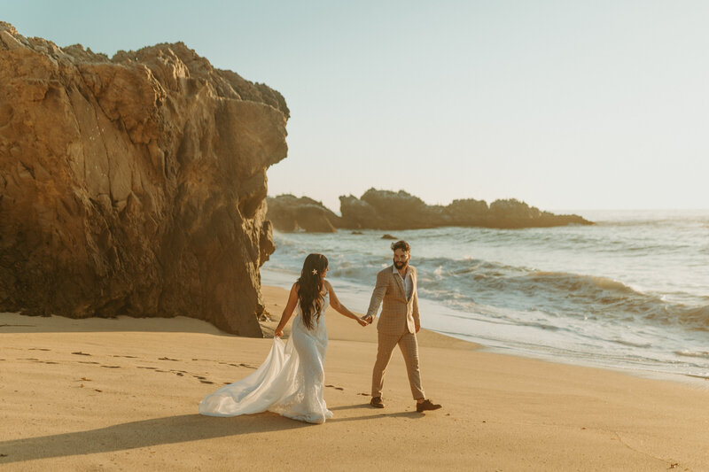 Jessica Frigge Photography is an elopement photographer in California