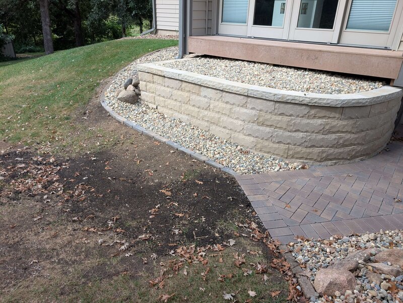 landscaping-in-northeast-iowa-Supreme-Green-_20250919_190722740