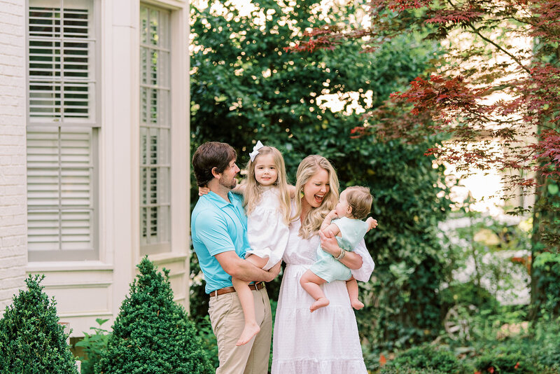 Marietta Family Photographer, Lindsey Powell Photography captures families at locations in Atlanta, Marietta, Buckhead, Vinnings, Brookahaven, East Cobb, West Cobb, Woodstock, Roswell, Kennesaw, Powder Springs, Smyrna and more!