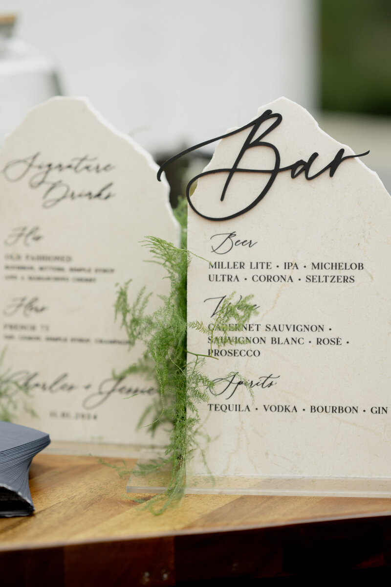 2024_PixelsandWood_JessieCharlesWedding-17
