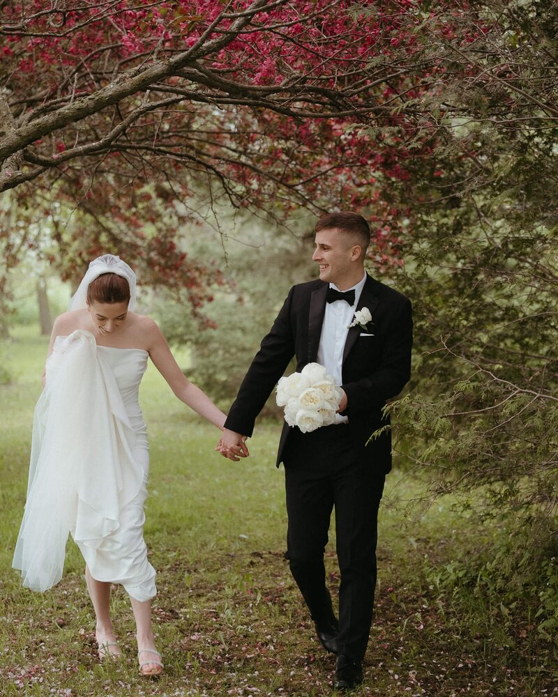 gooseberry-floral-bride-groom-walk-ontario-wedding