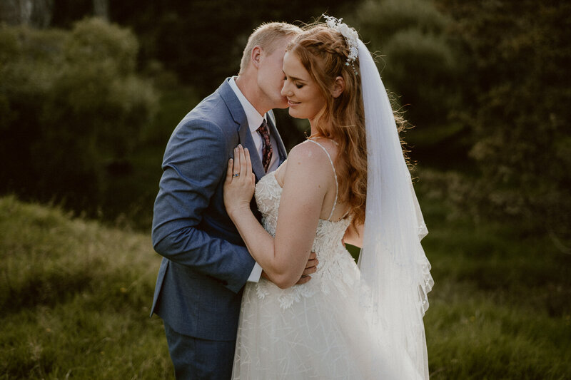Suzannah Maree is a wedding photographer based in Auckland, New Zealand. NZ,  kiwi, chic, trendy, style, authentic, real, candid, posed, relaxed.