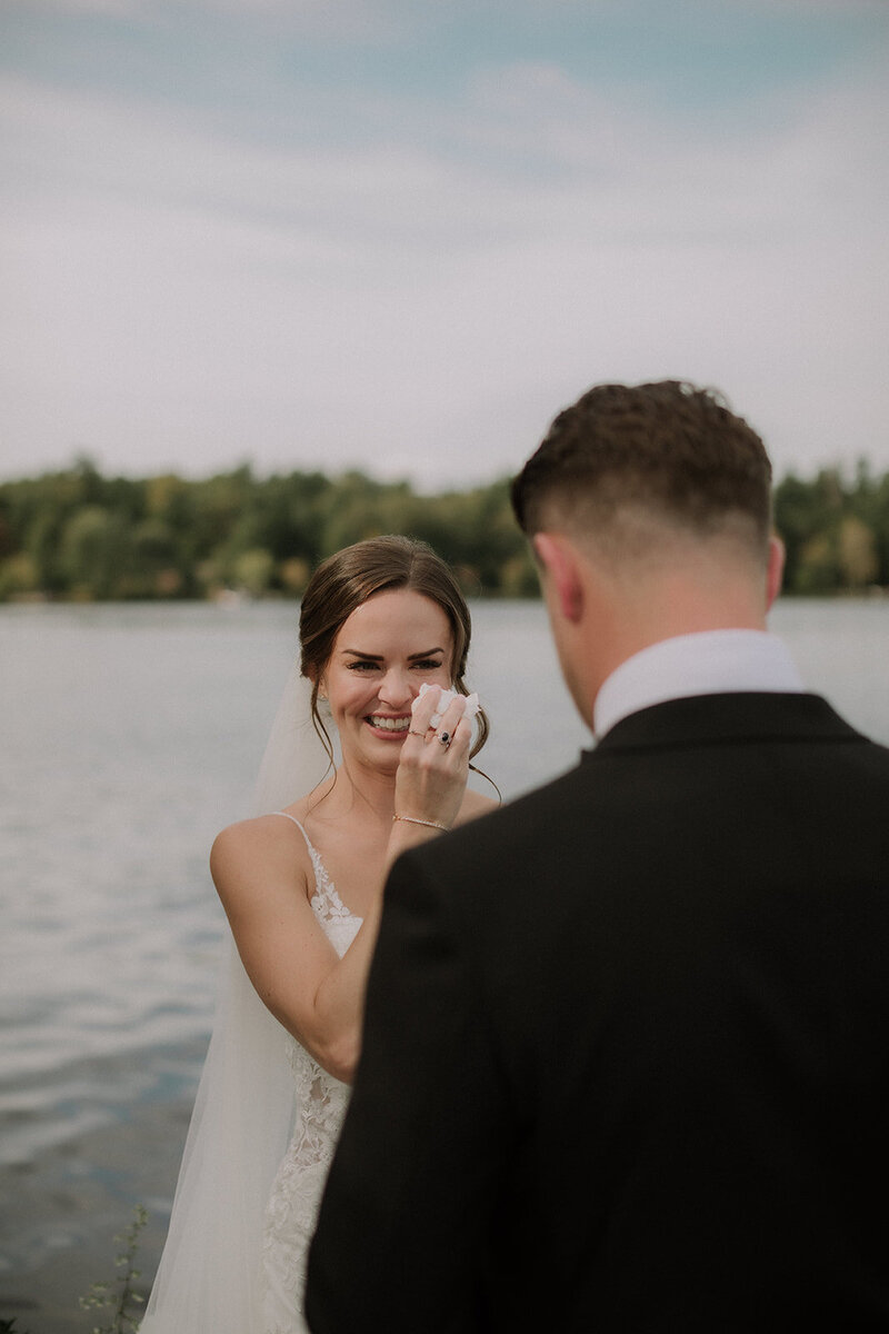 muskoka-intimate-elopement-wedding-falcons-nest-4