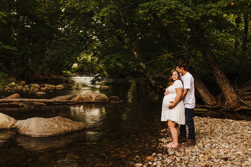 Temple-Maine-Creek-Maternity-Jenna-Gilmore-Photography-16