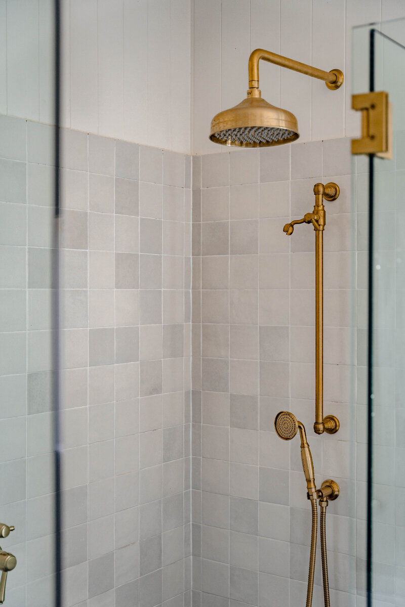 jesse-mccabe-renovation-walk-in-shower-gold-mayfield-nsw