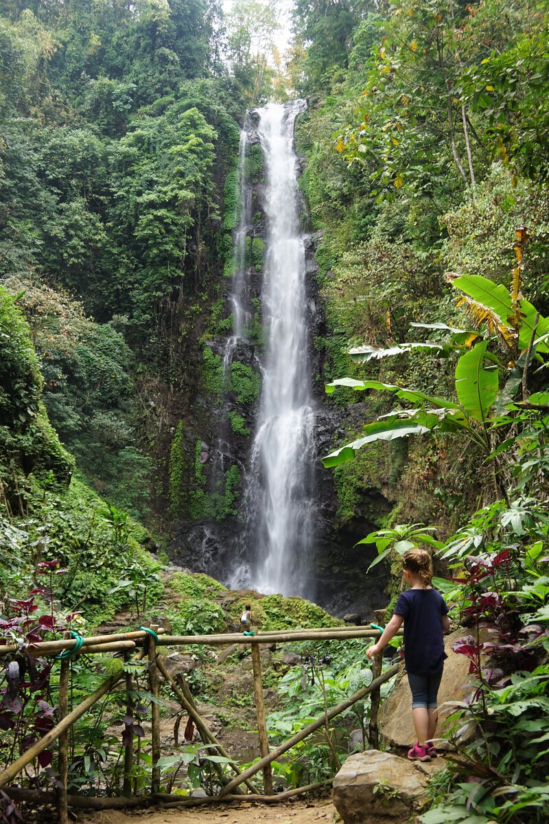 Reis_met_kinderen-Indonesie-watervallen