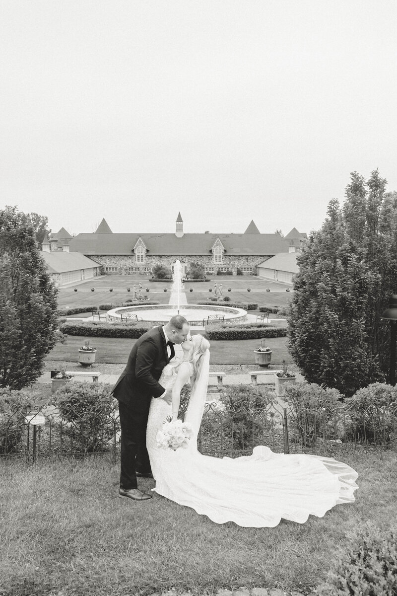42-A&J - Wedding - Castle Farms - Michigan Wedding Photographer