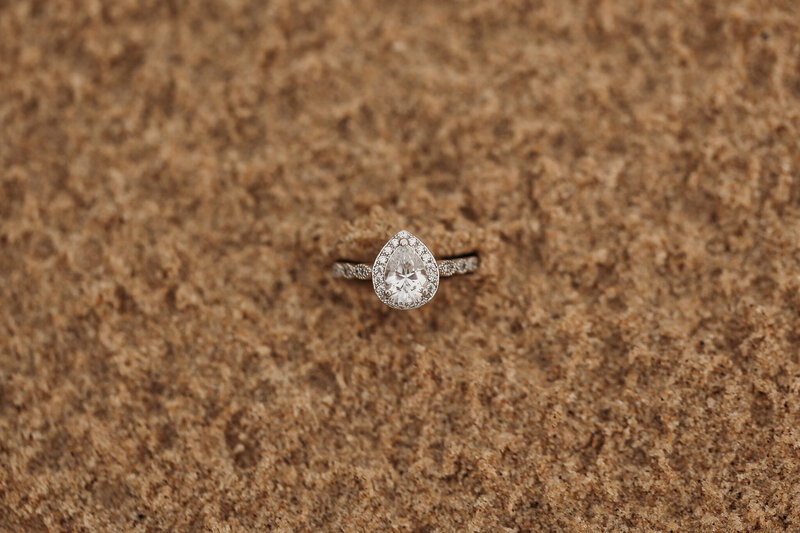 SILVER_LAKE_SAND_DUNES_MICHIGAN_ENGAGEMENT_PHOTOGRPAHER|Courtney_Lushaj_Photography_9