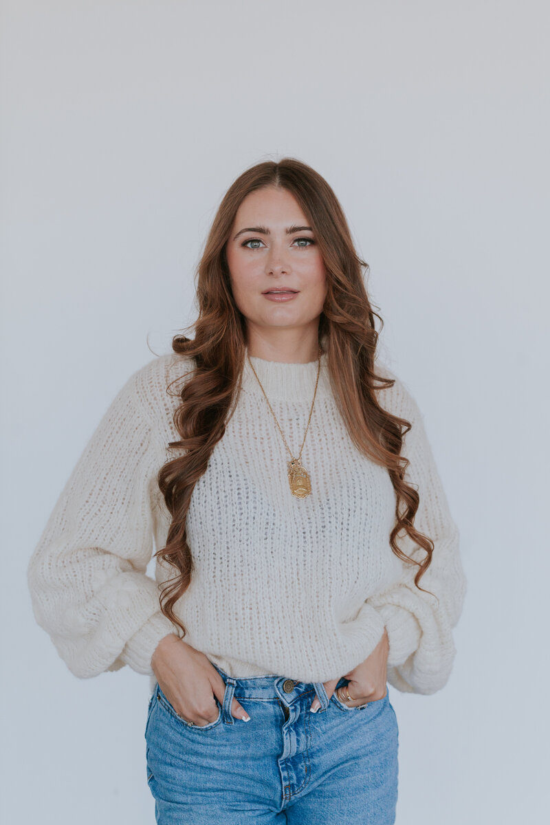 casual-realtor-portrait-for-mini-brand-session-the-frame-charlotte