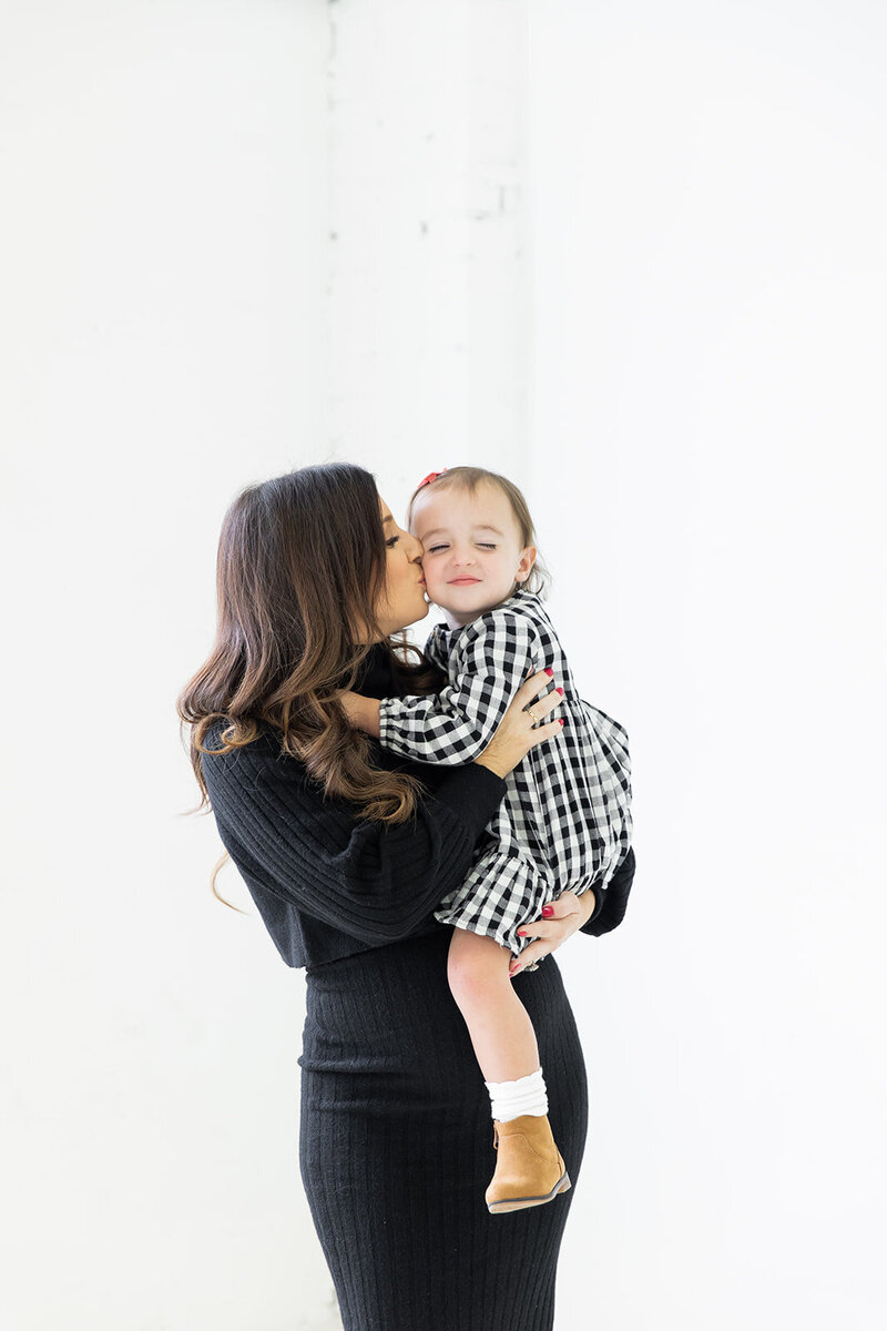 Karlie Colleen Photography - Family Studio Mini Sessions - November 2021-108_websize