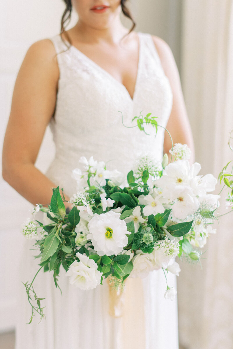 Wedding day - bridal bouquet - wedding prep