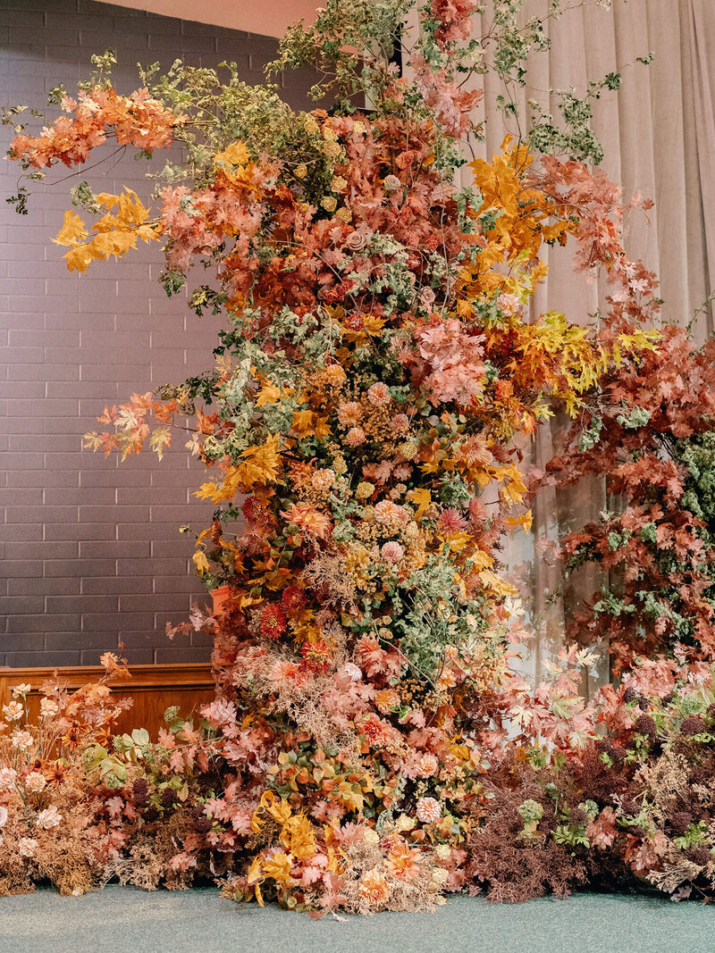 Autumn-Maximalist-Wedding-with-rich-tones-blue-velvet-draping-Ashley-Ludaescher-Photography-Vanessa-Noel-Events-0030